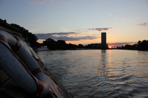 Berlin Sunset Raft Spree