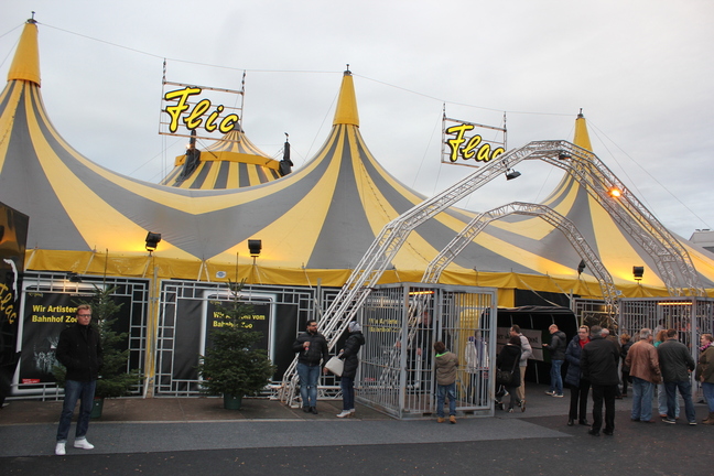The entrance of the Flic Flac Circus in Berlin (© Berlin-enjoy.com