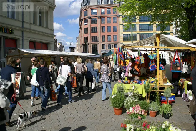 The weekly market on the square of the Hackescher Markt