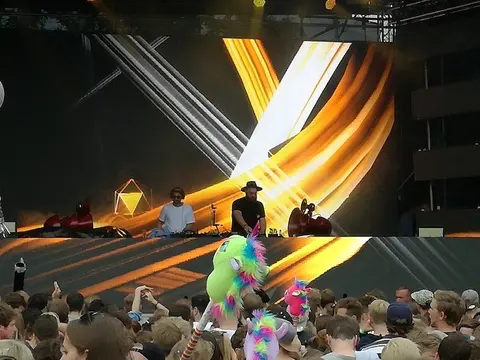 AndHim performing on a festival in Germany (© Berlin-Enjoy)