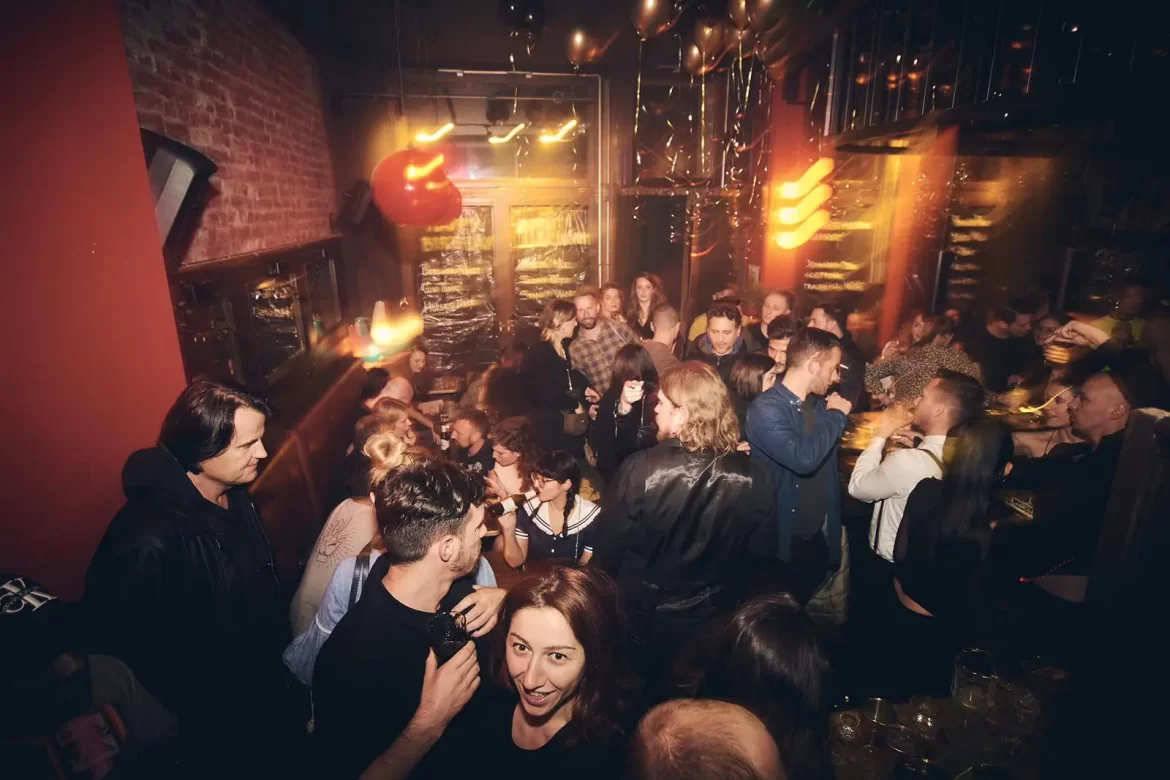 Organise your own party in Berlin & 4 great party-rooms for rent